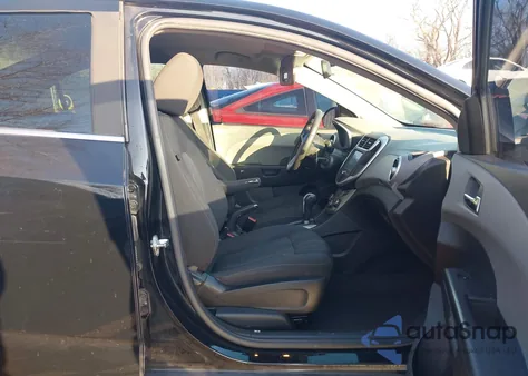 2017 Chevrolet Sonic Lt Auto z USA, uszkodzony, nr VIN 1G1JD5SH8H4130369